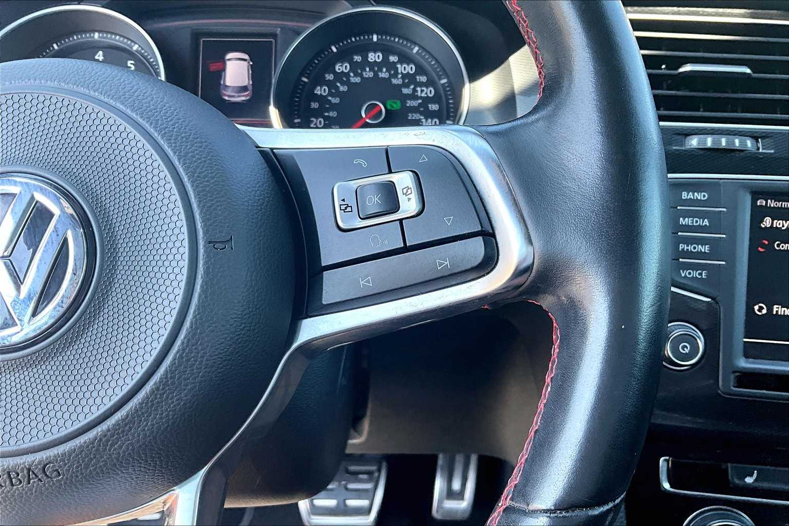 2017 Volkswagen Golf GTI Sport SE Autobahn photo 23