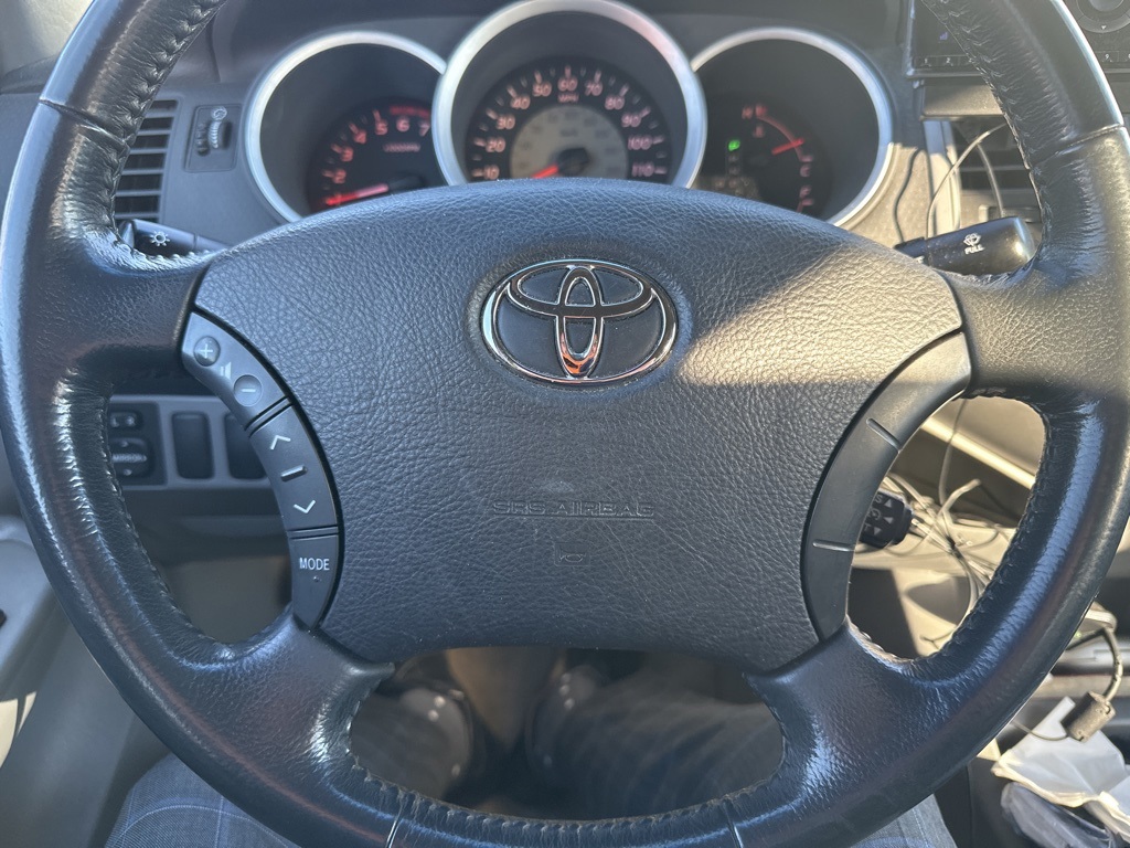 Toyota Tacoma PreRunner 2008: Petualang Jalan Raya yang Handal