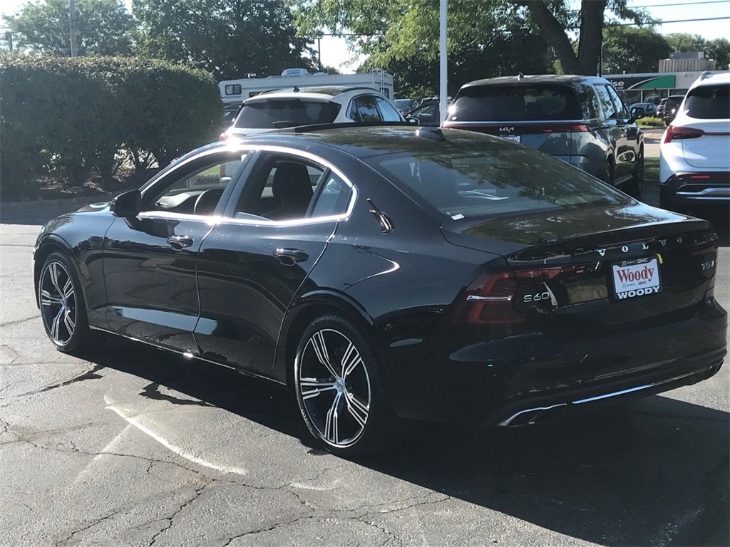 2021 Volvo S60 Inscription photo 2