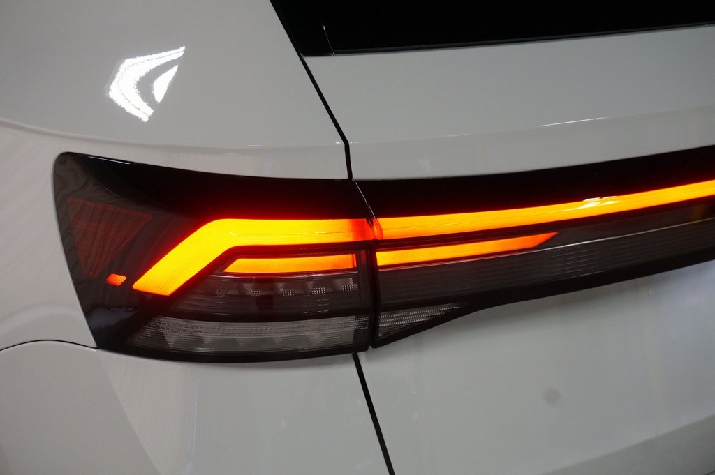 2025 Volkswagen Taos SE photo 25
