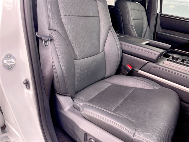2025 Toyota Sequoia photo 17