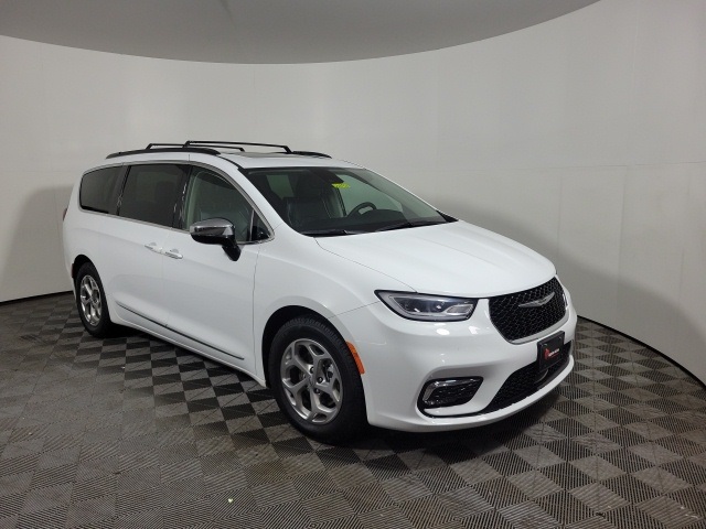 Used 2023 Chrysler Pacifica Limited with VIN 2C4RC1GG2PR536441 for sale in Shakopee, Minnesota