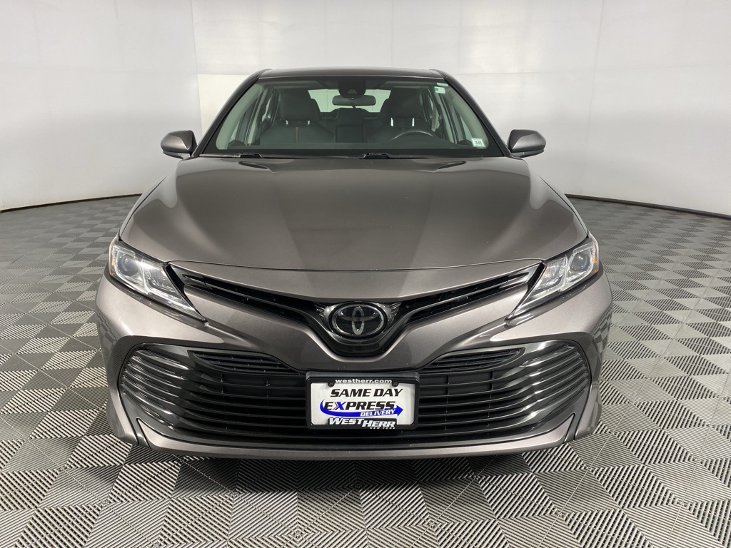 2020 Toyota Camry LE photo 10