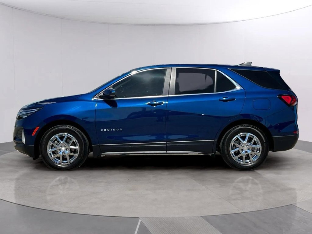 2022 Chevrolet Equinox LT photo 2