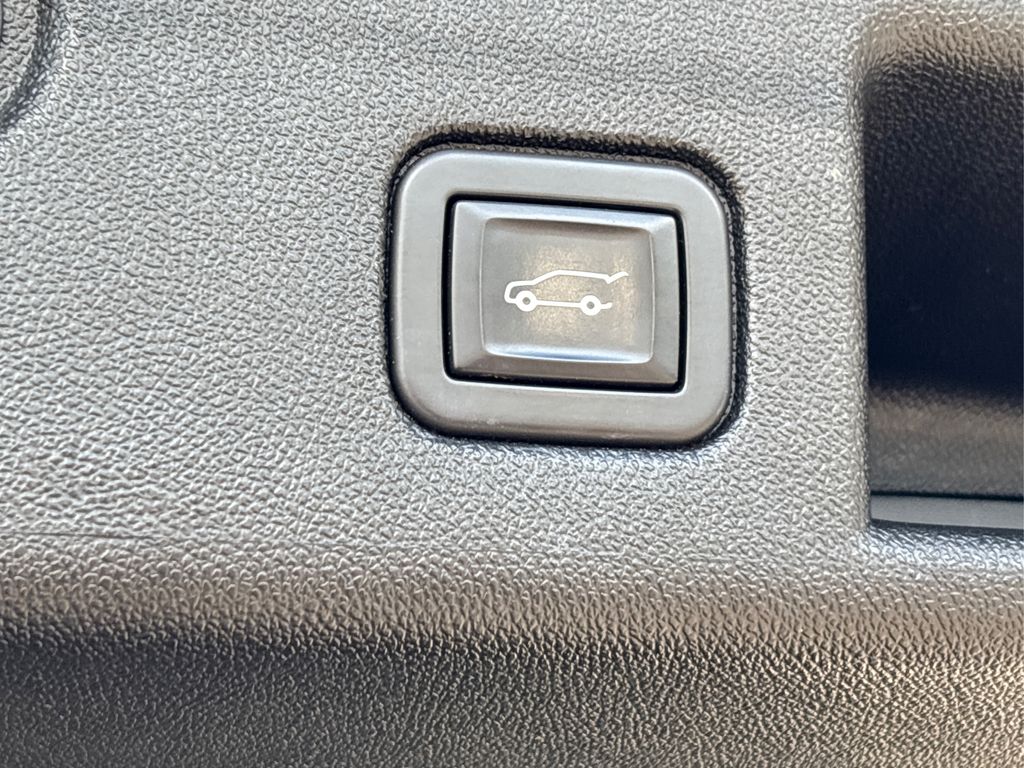 2020 Chevrolet Equinox LT photo 14