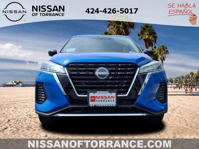 2025 Nissan Kicks Play S photo 2