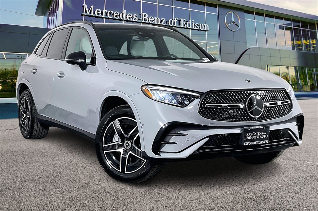 2026 Mercedes-Benz GLC Base's photo