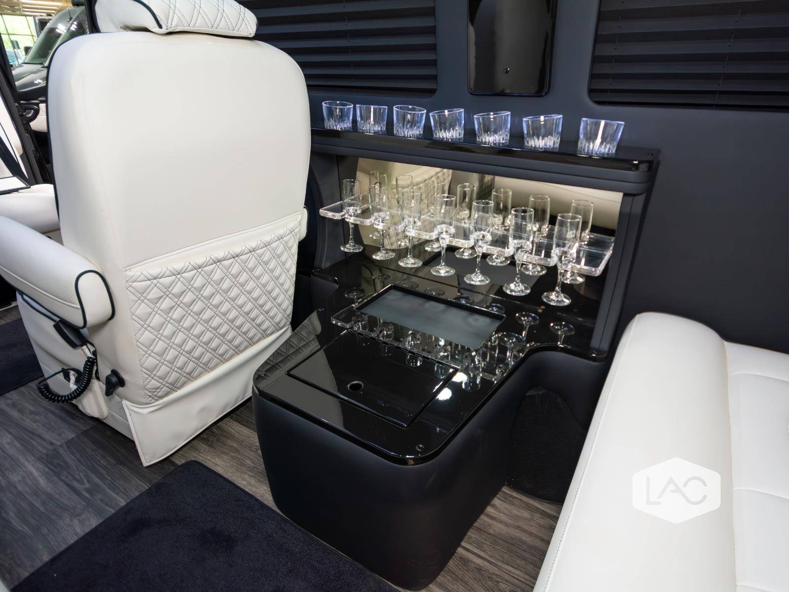 2024 Mercedes Benz Sprinter 3500 photo 7