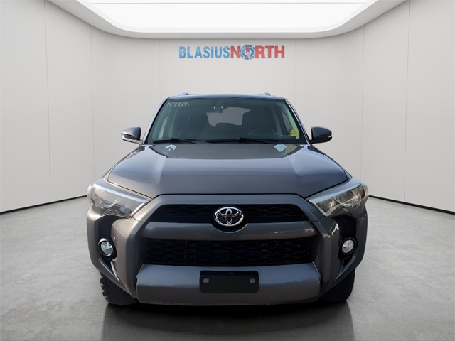 2014 Toyota 4Runner SR5 photo 2