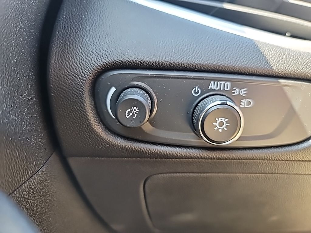 2024 Chevrolet Malibu 1LT photo 14