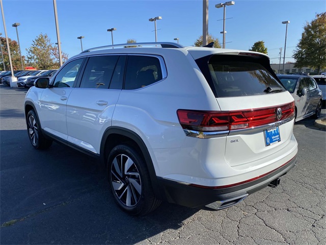 2025 Volkswagen Atlas SEL photo 4