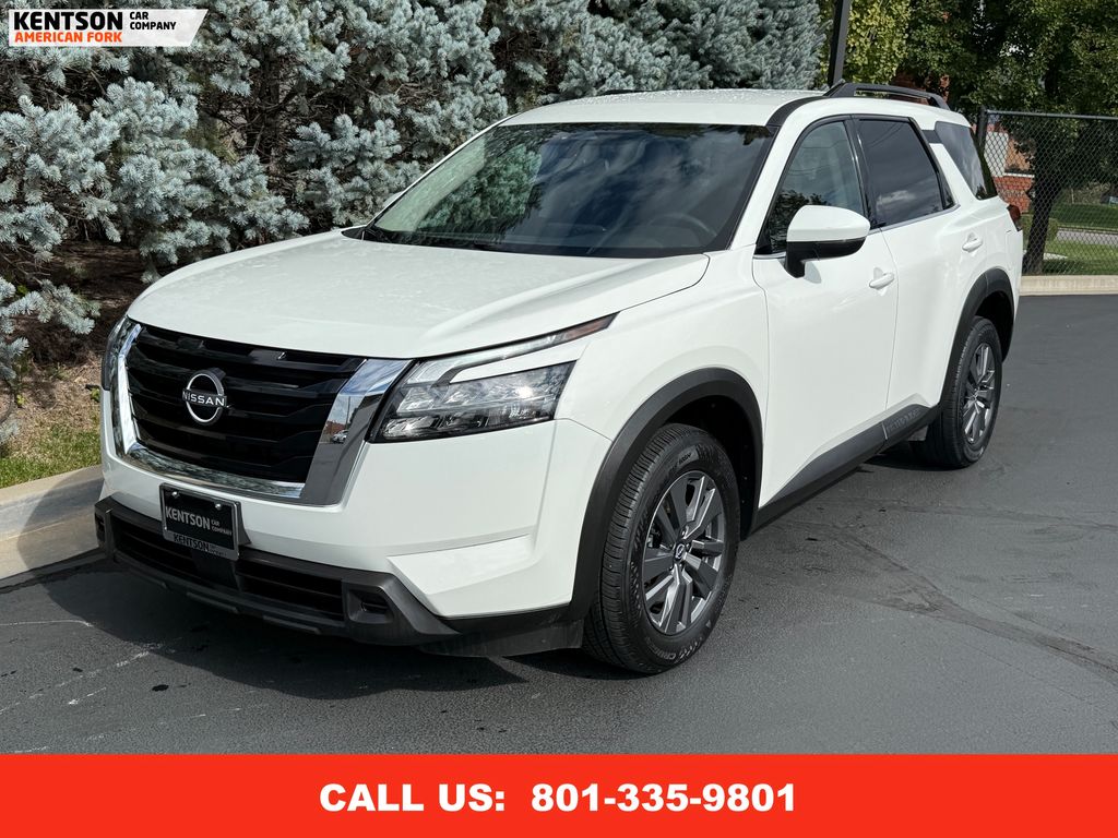 2025 Nissan Pathfinder SV photo 3