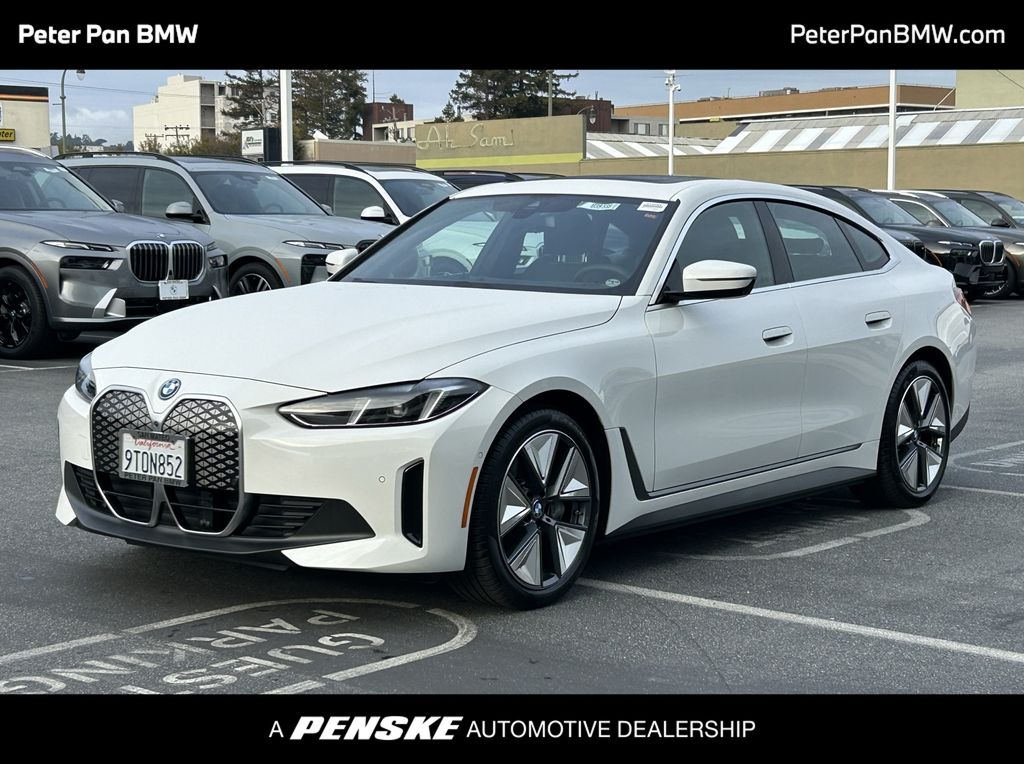 2025 BMW i4 40's photo