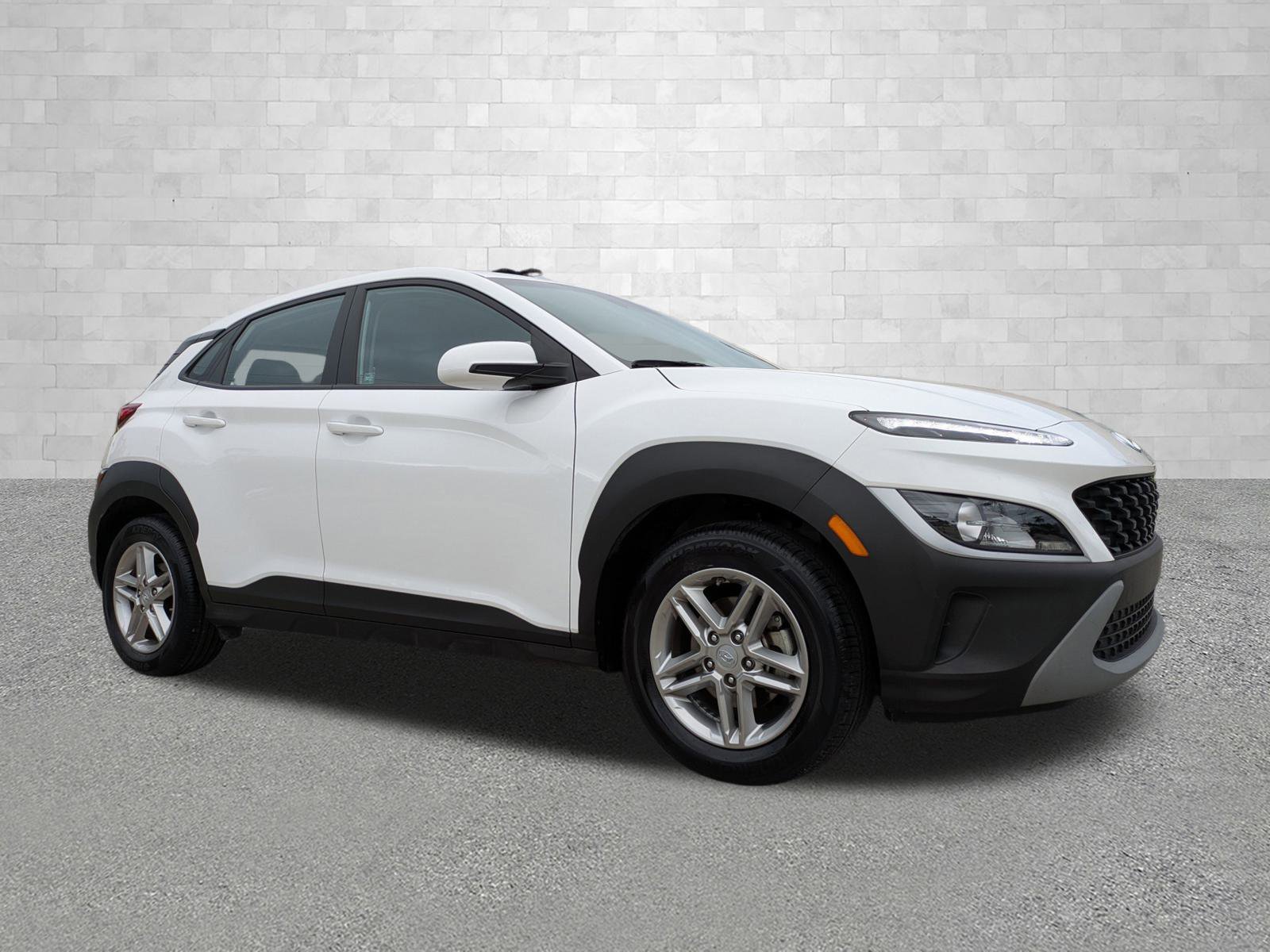 2022 Hyundai Kona SE's photo