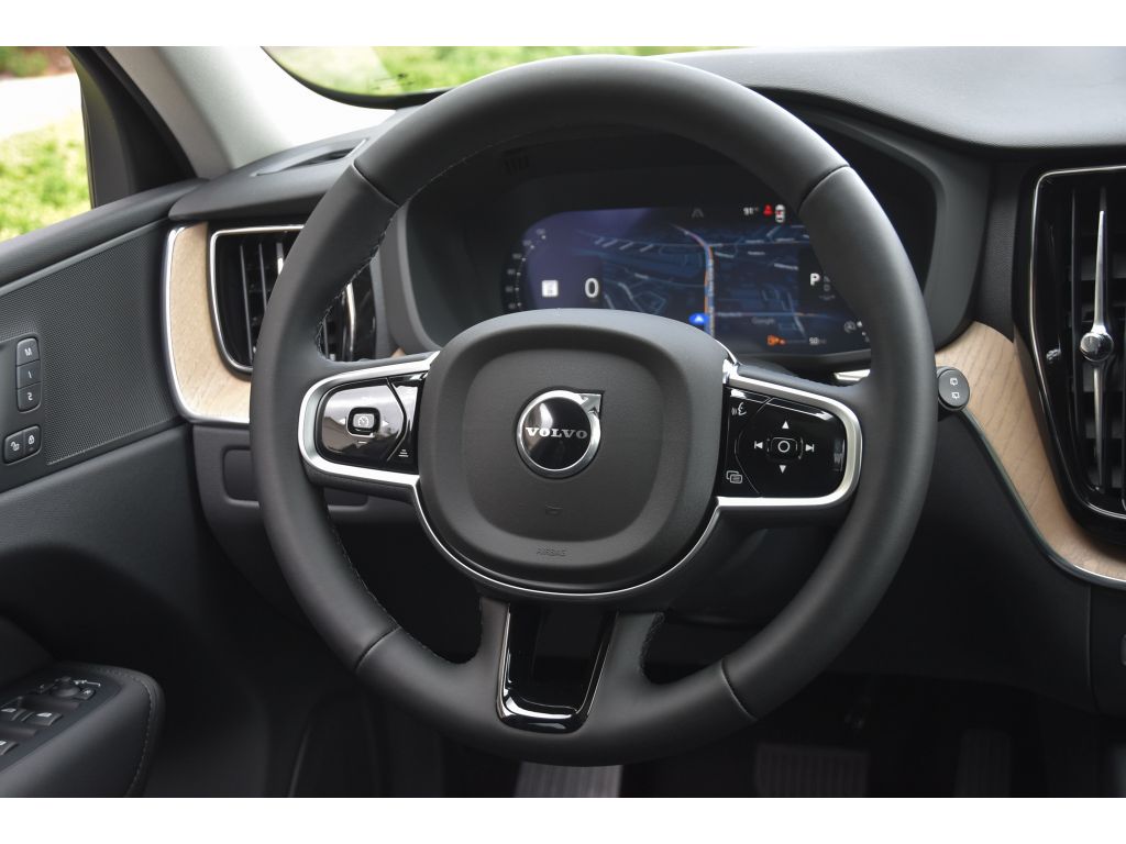 2026 Volvo XC60 B5 Plus photo 14