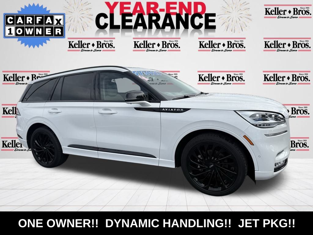 2024 Lincoln Aviator Black Label's photo