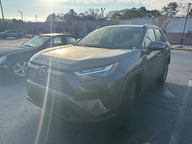 2025 Toyota RAV4 XLE's photo