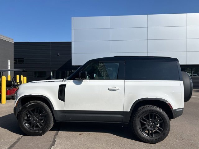2023 Land Rover Defender S photo 7