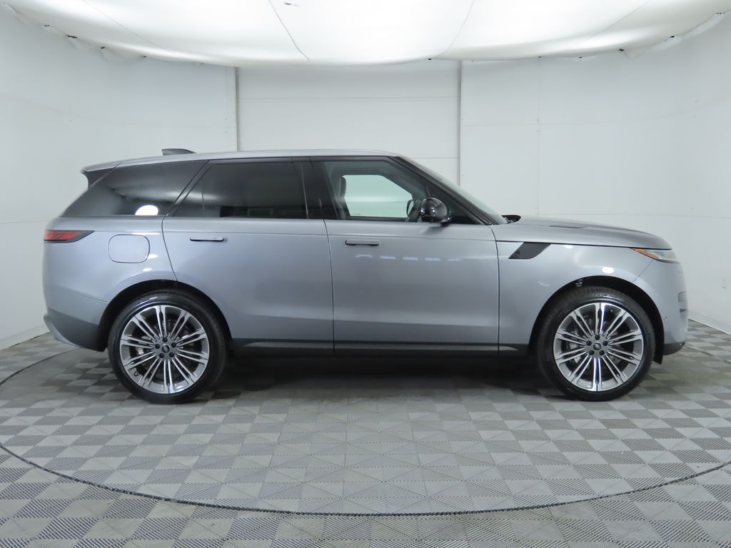 2025 Land Rover Range Rover Sport SE photo 4