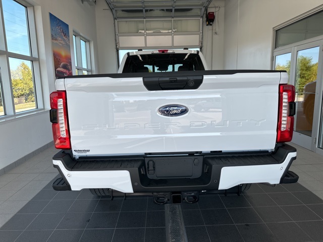2026 Ford F-350 XL photo 9