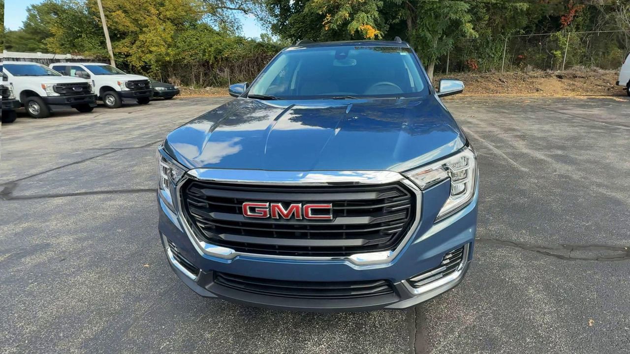 2024 Gmc Terrain SLE photo 2