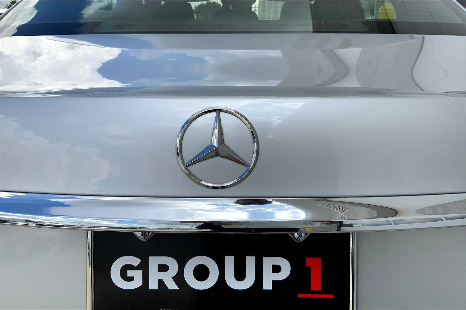 2017 Mercedes Benz E 300 Sport photo 9