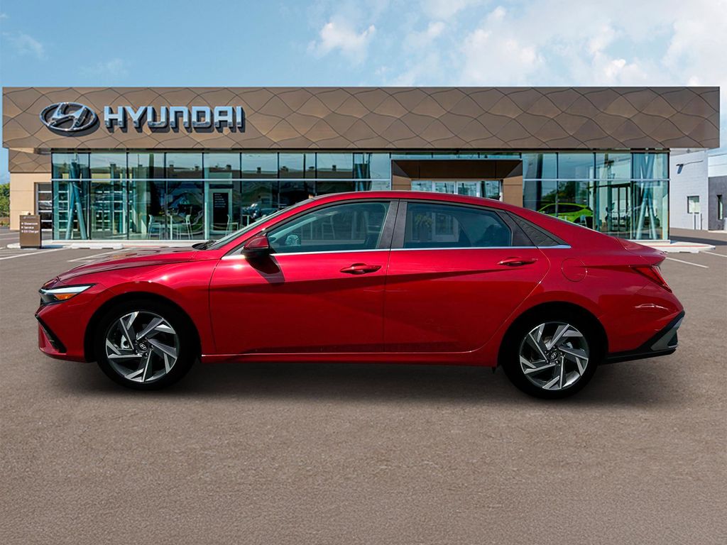 2025 Hyundai Elantra Limited photo 3