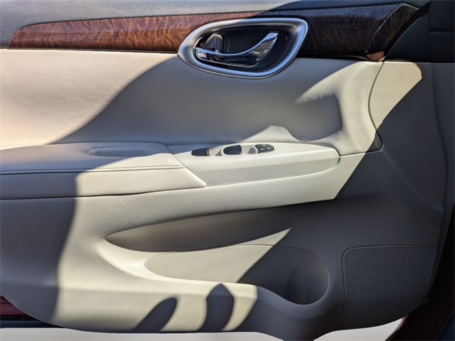 2015 Nissan Sentra SL photo 23