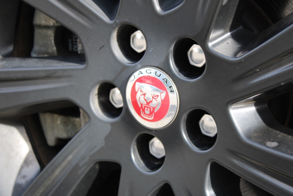2019 Jaguar E-PACE S photo 13