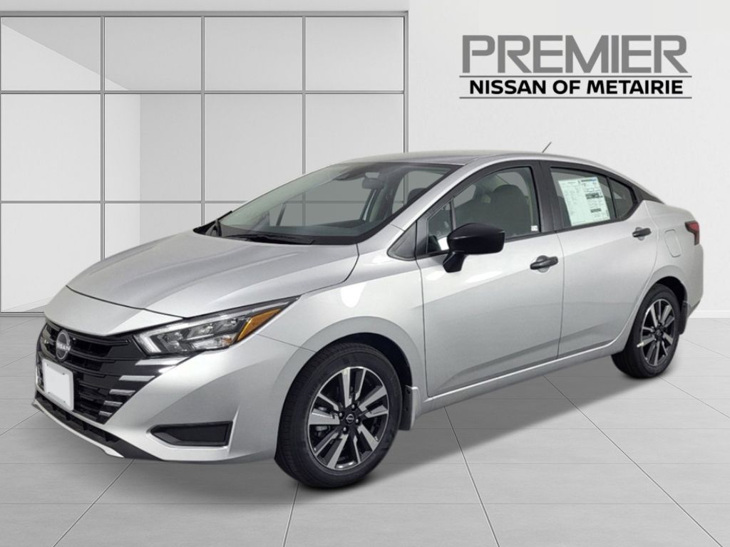 2025 Nissan Versa S's photo