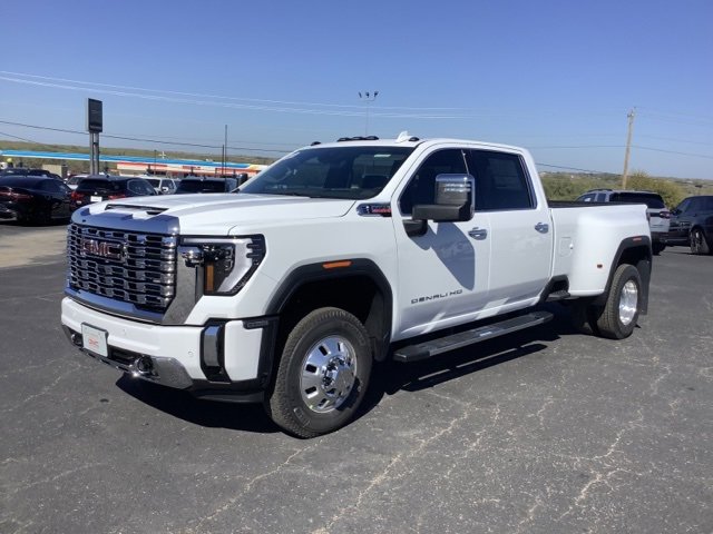 2026 Gmc Sierra 3500 HD Denali photo 3