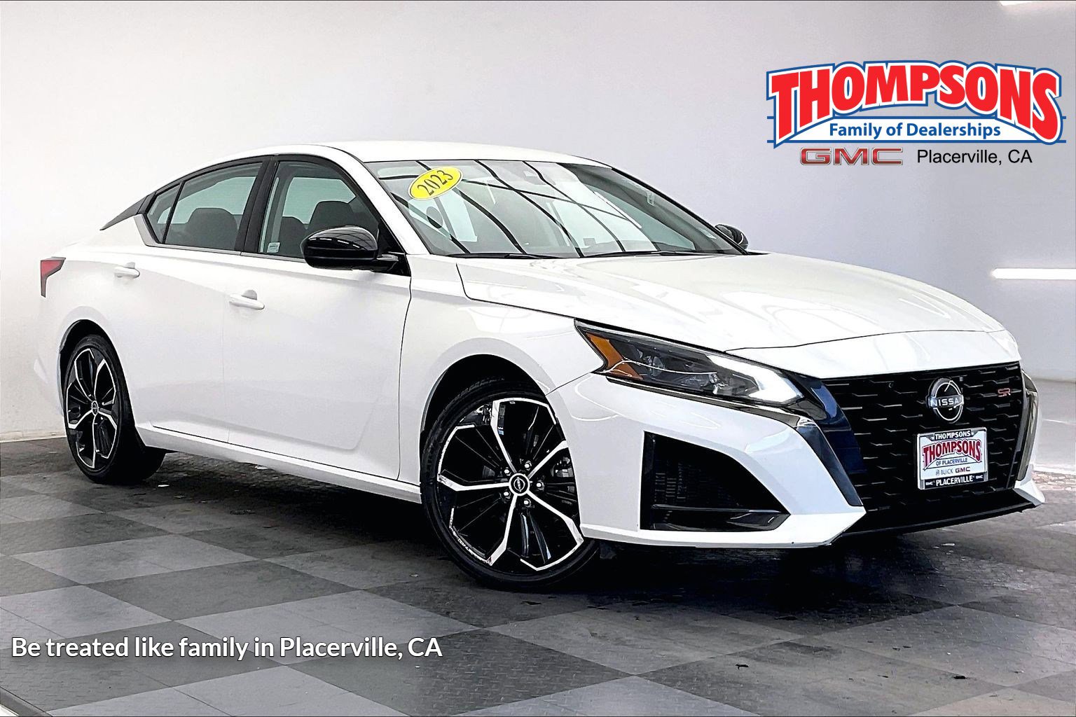 2023 Nissan Altima SR's photo