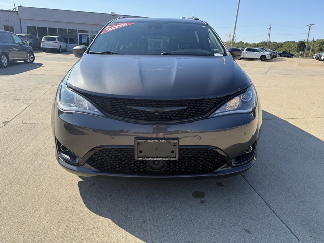 2019 Chrysler Pacifica Touring Plus photo 3