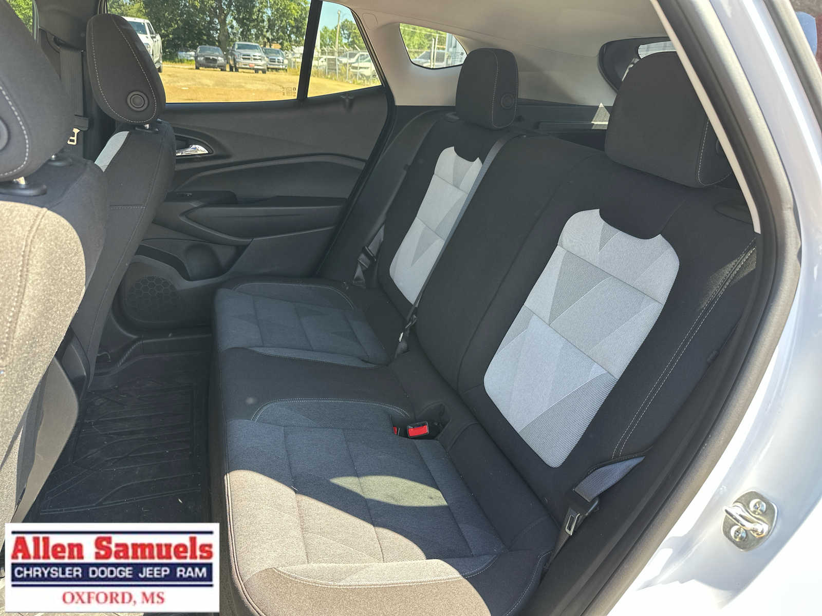 2025 Chevrolet Trax LS photo 13