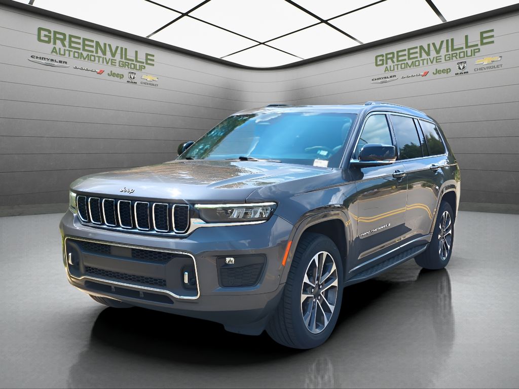 2022 Jeep Grand Cherokee Overland photo 2
