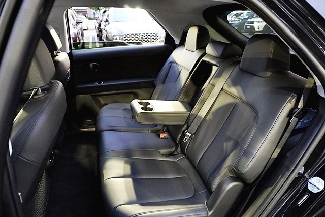 Used 2025 Black Hyundai SEL image 16