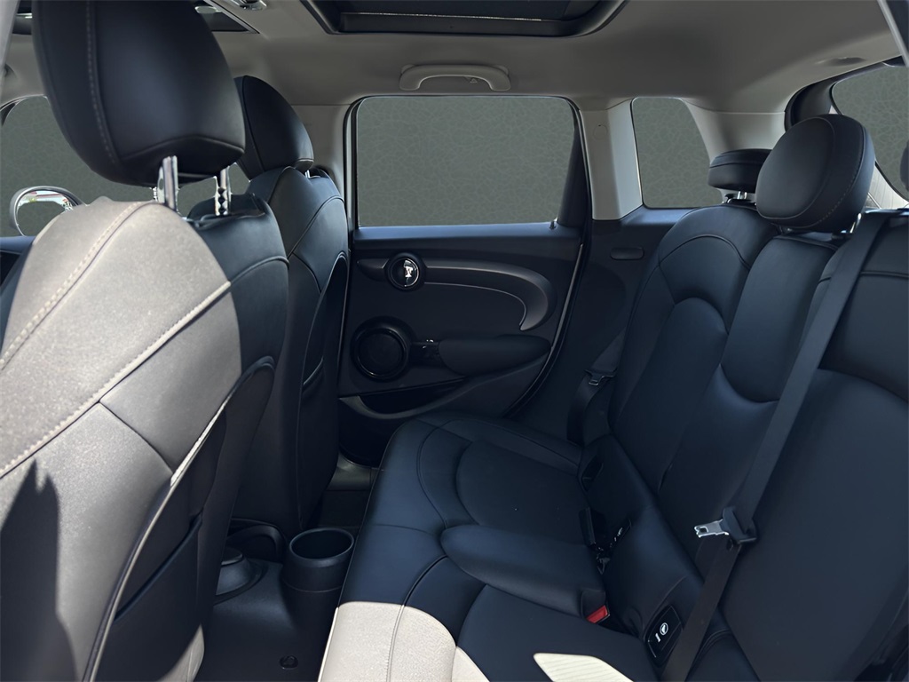 2024 Mini Cooper 4 Door Hardtop Signature photo 14