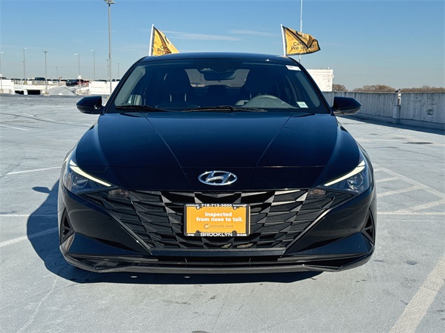 2021 Hyundai Elantra SEL photo 2