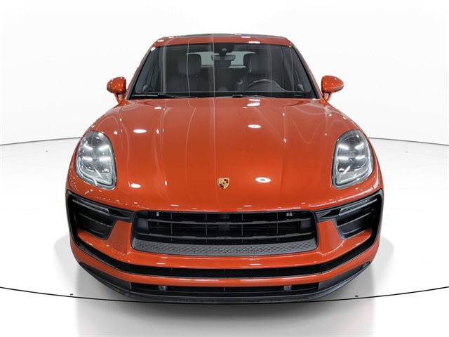 2022 Porsche Macan Base photo 2
