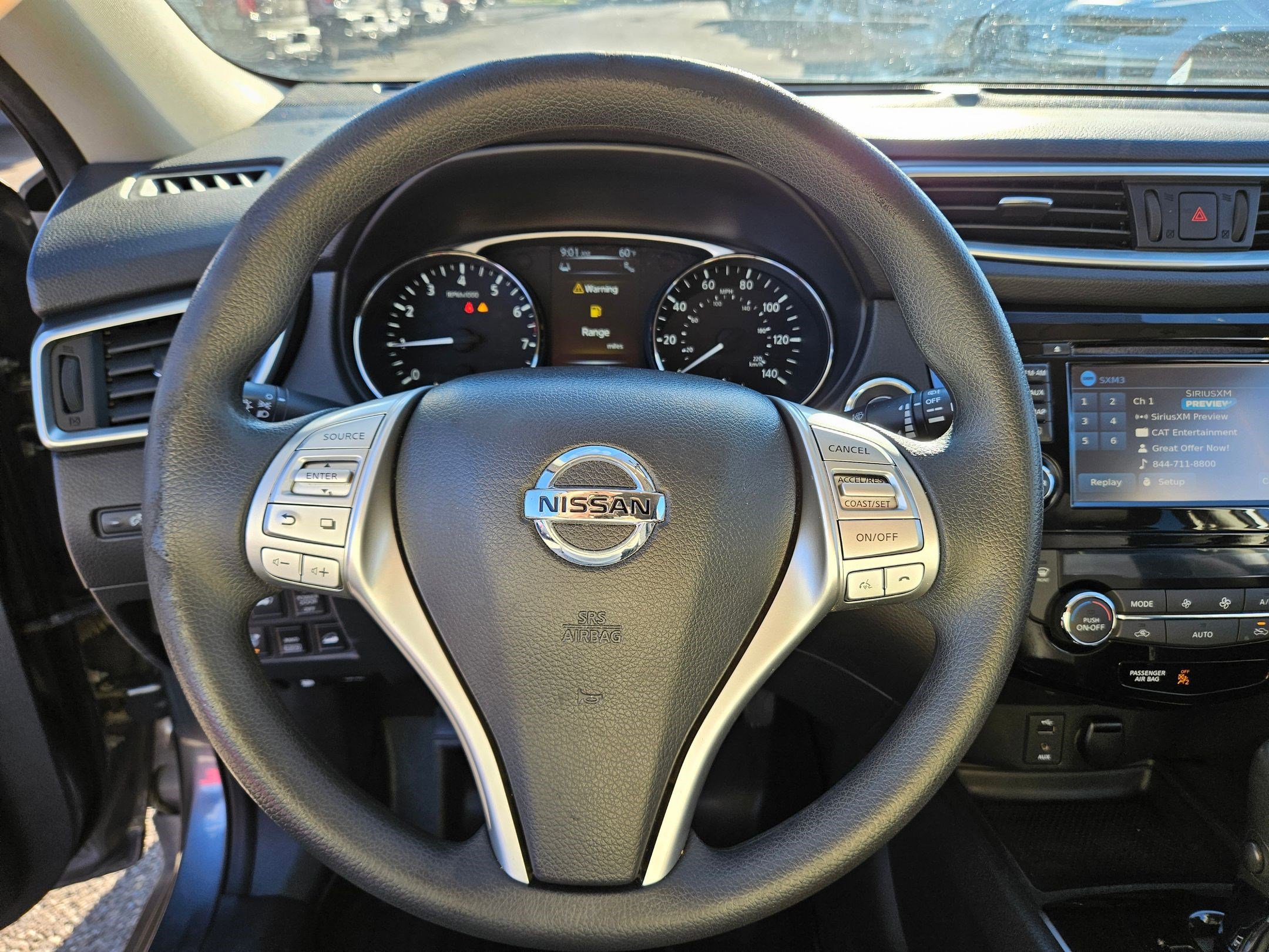 2015 Nissan Rogue SV photo 14