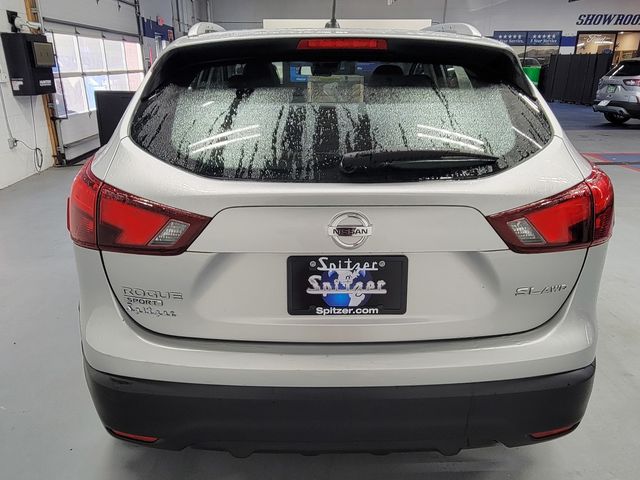 2017 Nissan Rogue Sport SL photo 3