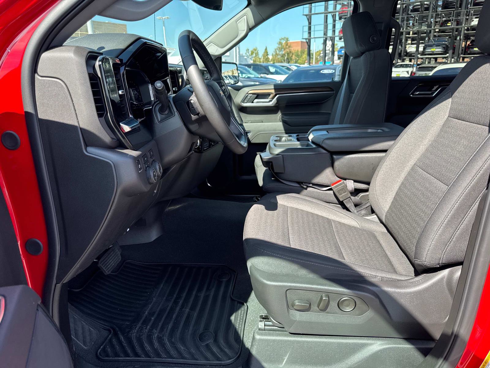 2025 Chevrolet Silverado 1500 LT photo 18