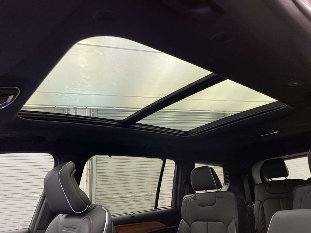 2025 Jeep Grand Cherokee L Summit Reserve photo 14