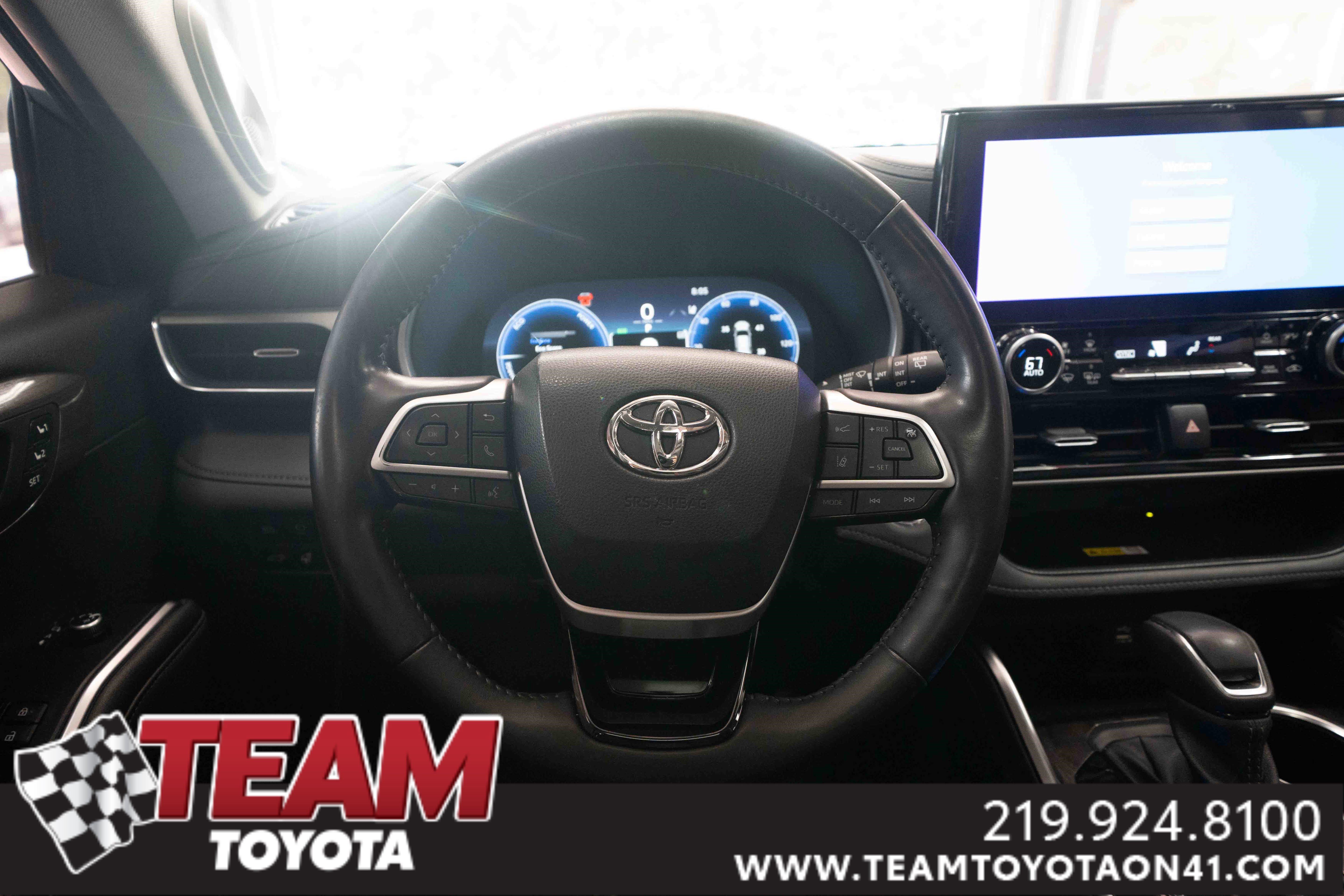 2023 Toyota Highlander Hybrid Limited photo 8