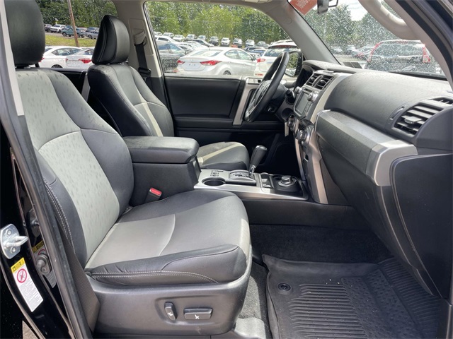 2018 Toyota 4Runner SR5 photo 14