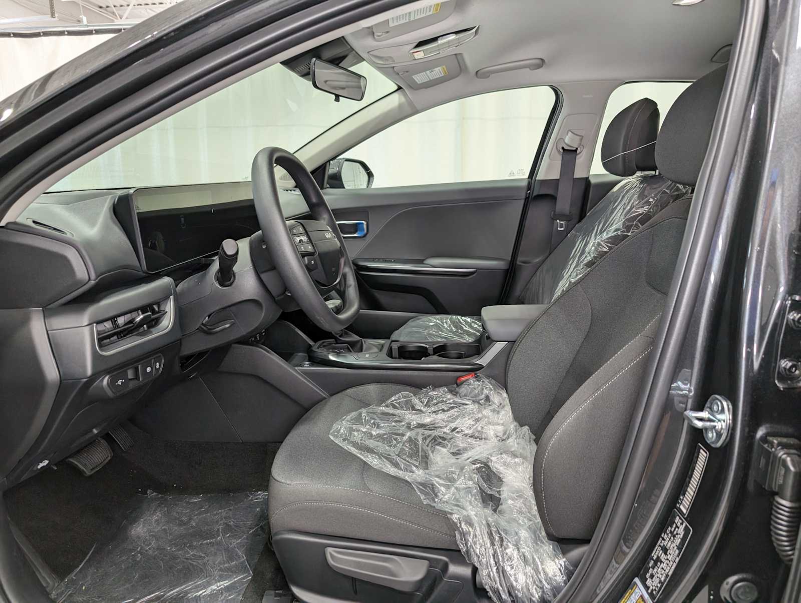 2025 Kia K4 LXS photo 3