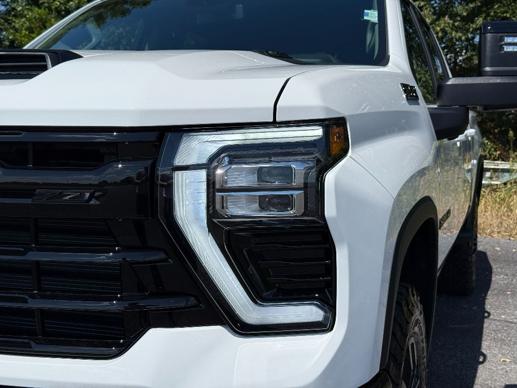 2025 Chevrolet Silverado 2500HD LTZ photo 13