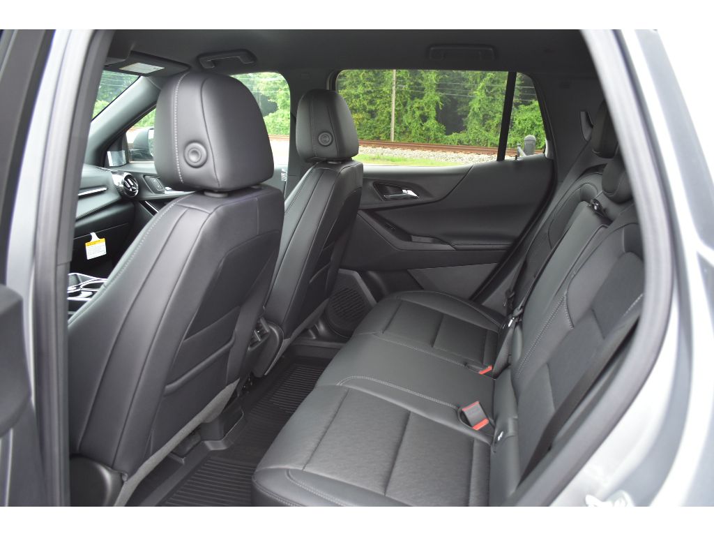 2026 Chevrolet Equinox photo 8