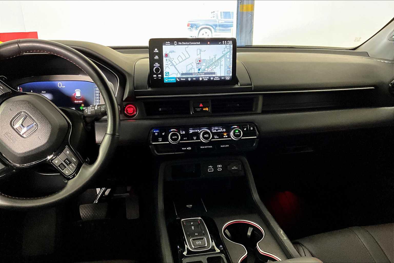 2025 Honda Pilot Black Edition photo 4