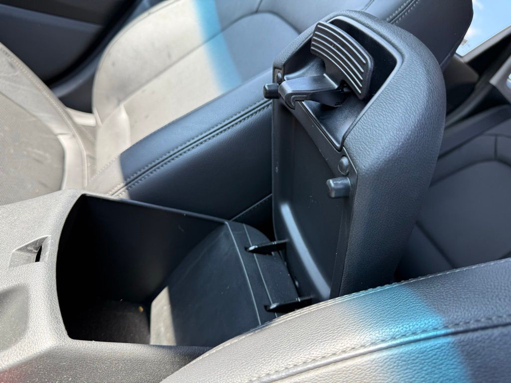 2022 Hyundai Kona Limited photo 24
